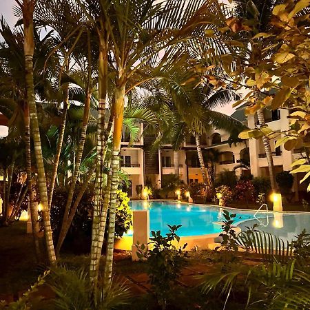 A'S Beach Apartment Flic-en-Flacq Esterno foto